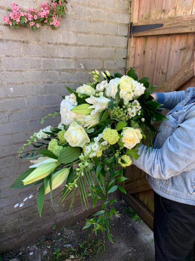 Eco tied sheaf - Beautiful 3ft tied sheaf. White and cream flowers